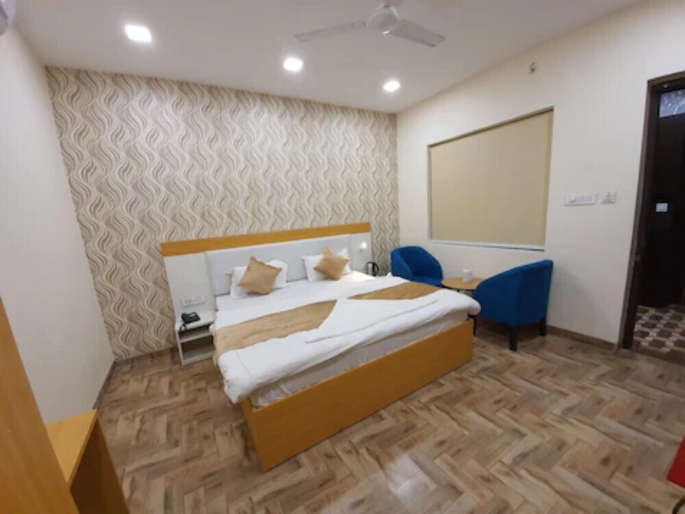 Бедагхат: Goroomgo Pankaj Palace Jabalpur