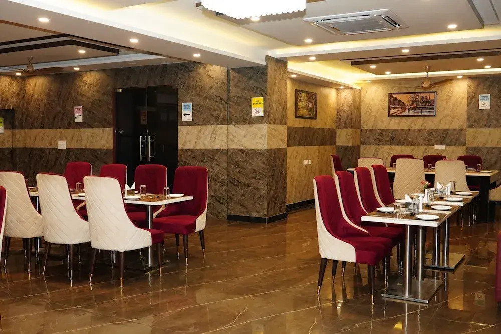 Большая Нойда: Twin Towers Inn