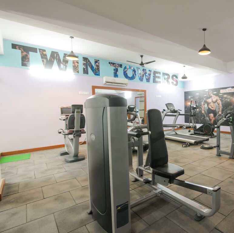 Большая Нойда: Twin Towers Inn
