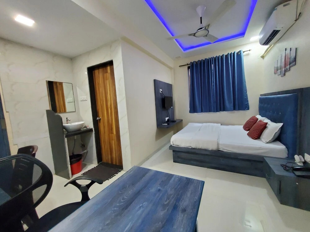 Панвель: hotel mari aai residency