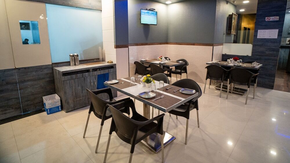 Панвель: hotel mari aai residency