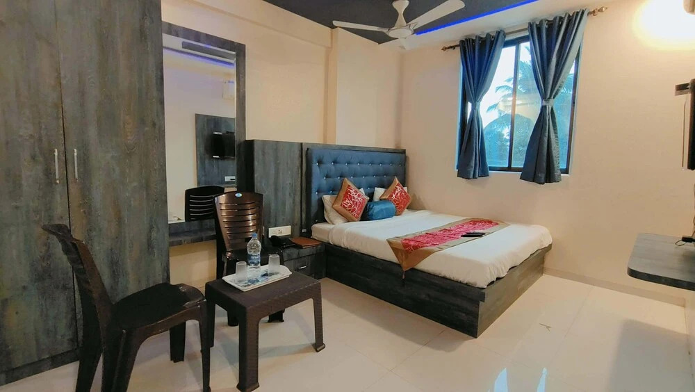 Панвель: hotel mari aai residency