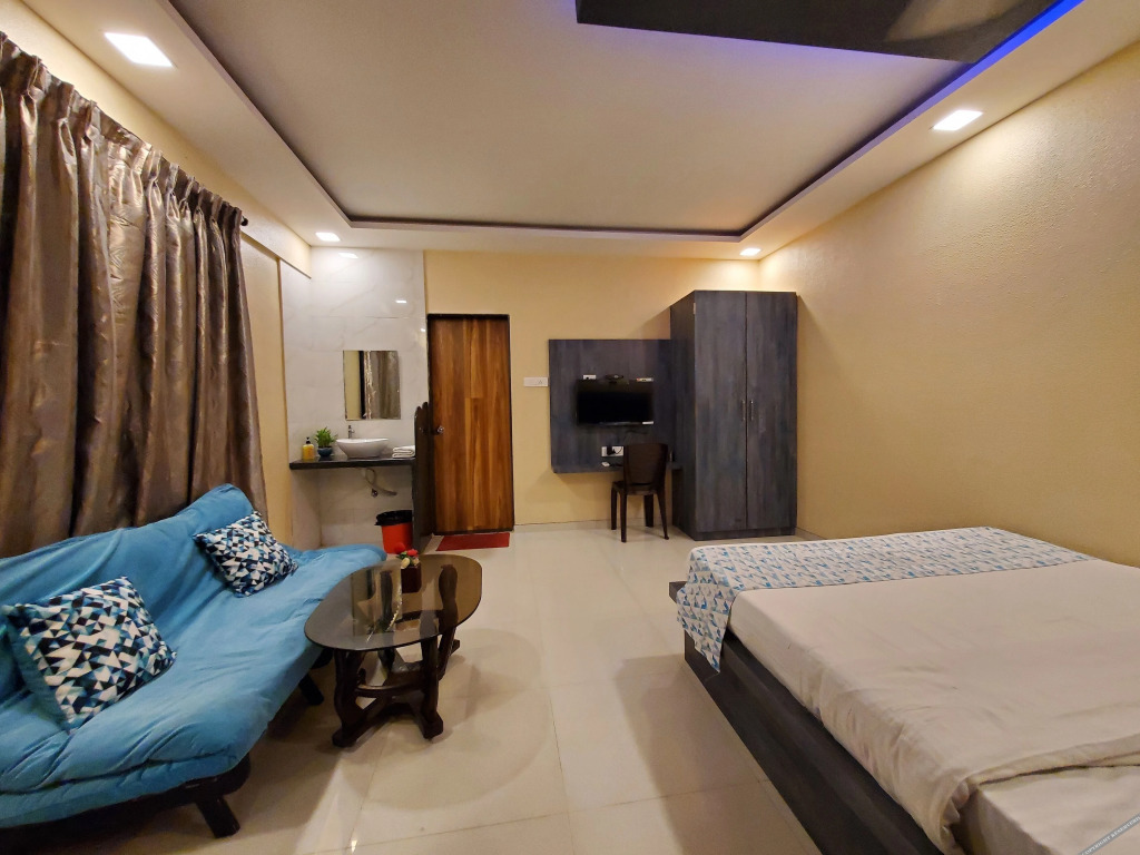 Панвель: hotel mari aai residency