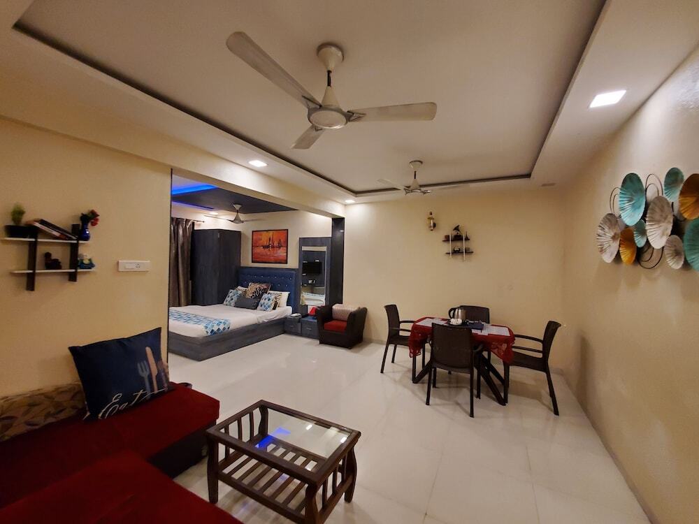 Панвель: hotel mari aai residency