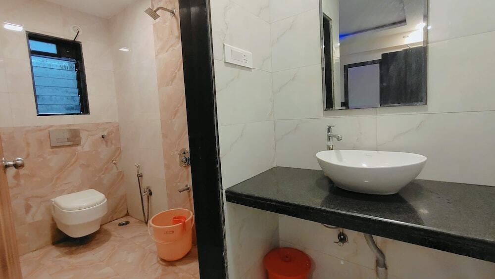 Панвель: hotel mari aai residency