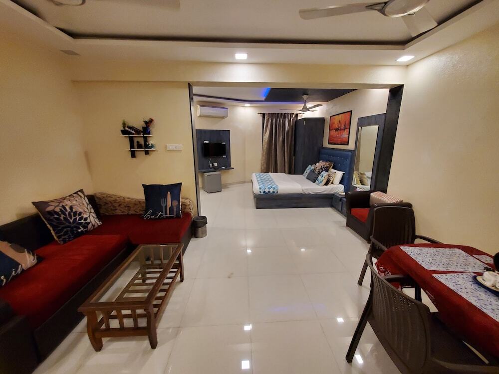 Панвель: hotel mari aai residency
