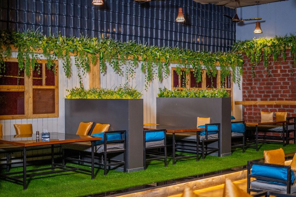 Панвель: hotel mari aai residency