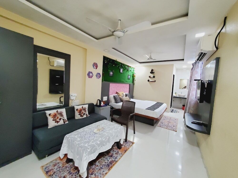 Панвель: hotel mari aai residency