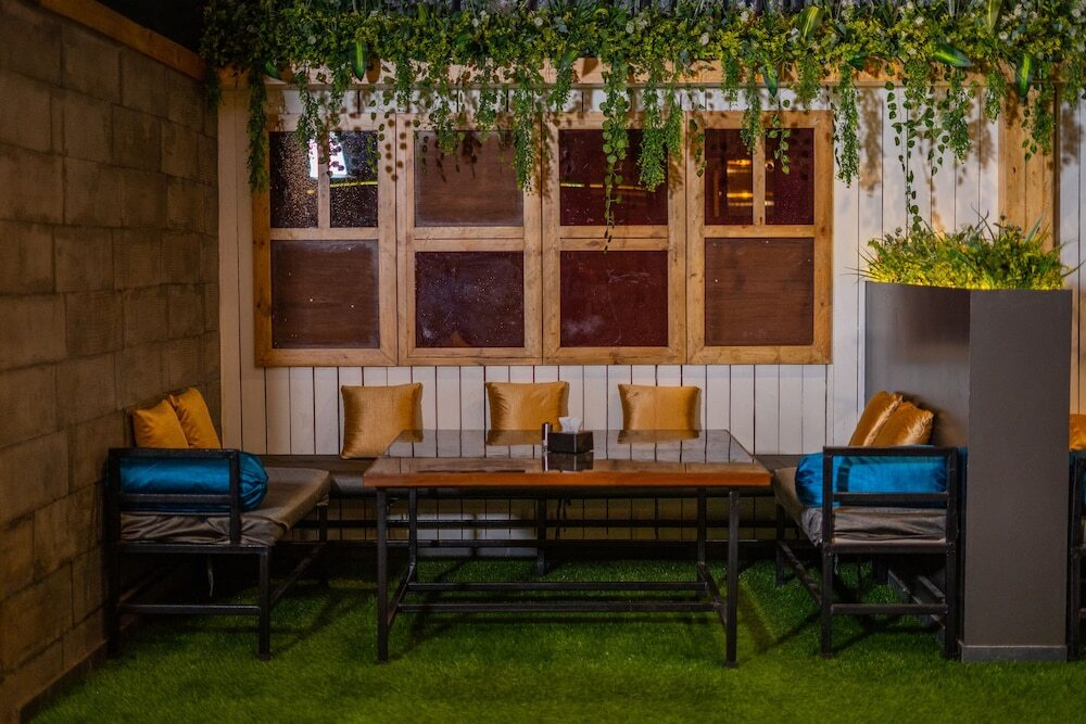 Панвель: hotel mari aai residency