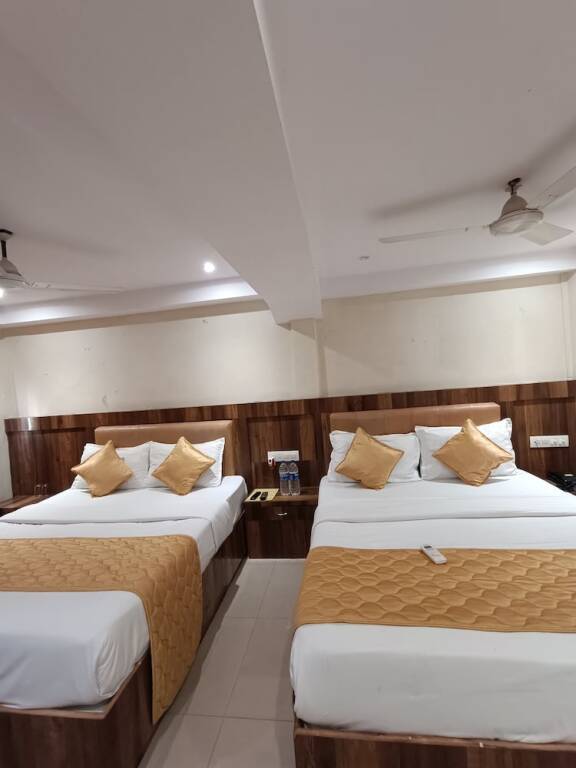 Мумбаи: RK Hotel