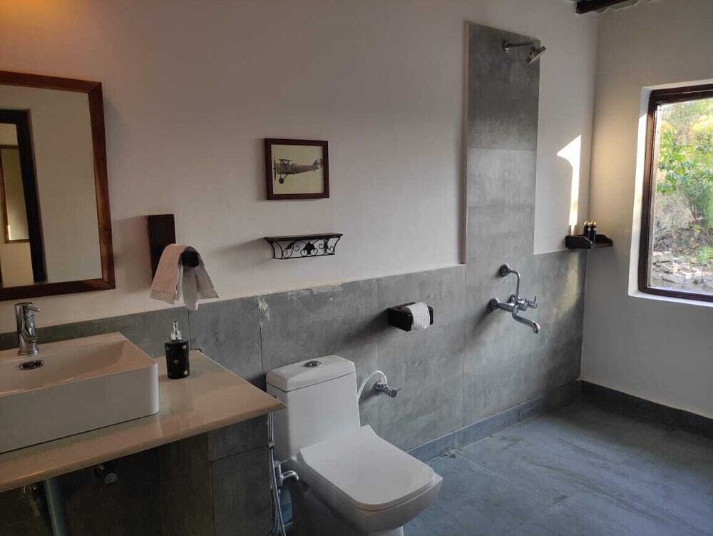 Баихар: Saccharum Safari Lodge