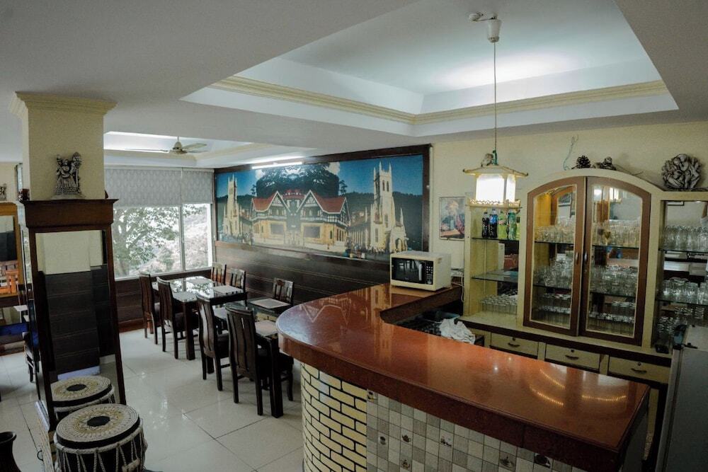 Куфри: Hotel Falcon Crest