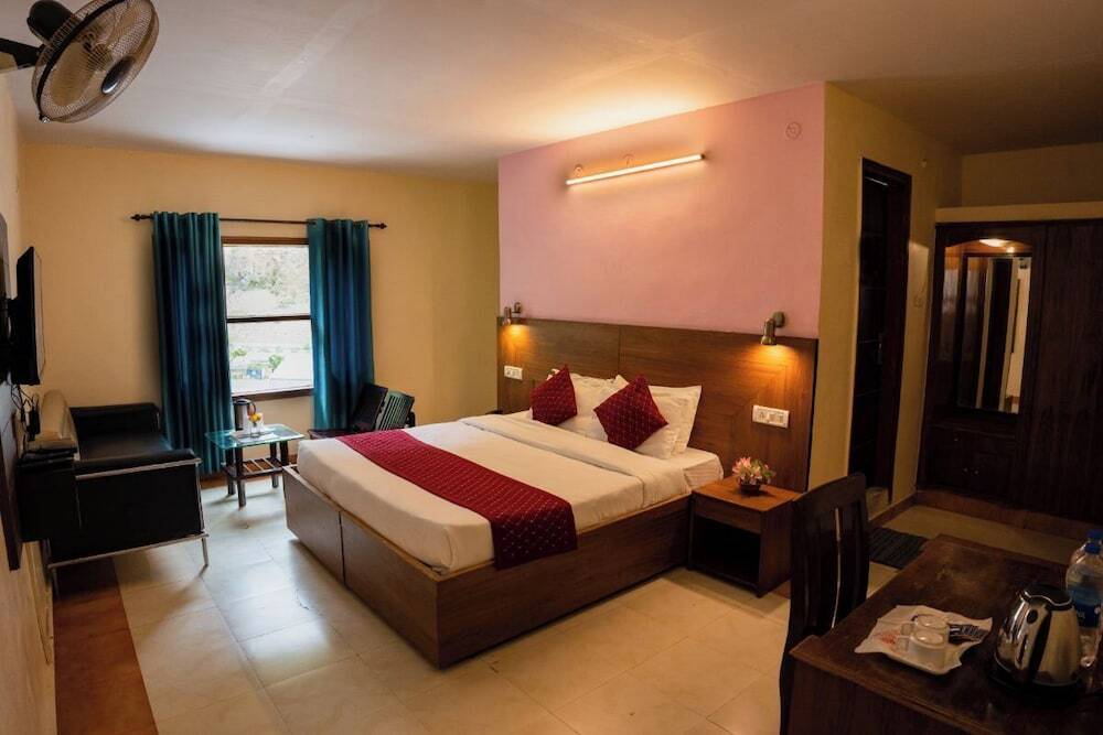 Куфри: Hotel Falcon Crest
