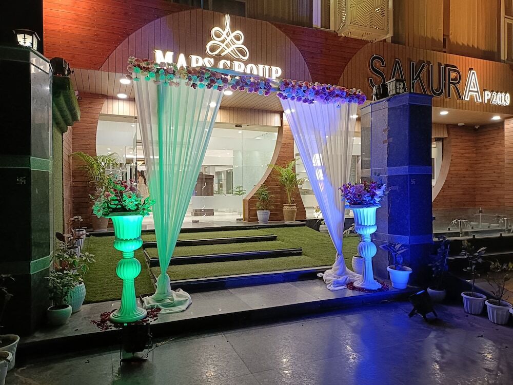 Гуруграм: Hotel Sakura by Maps, GURGAON