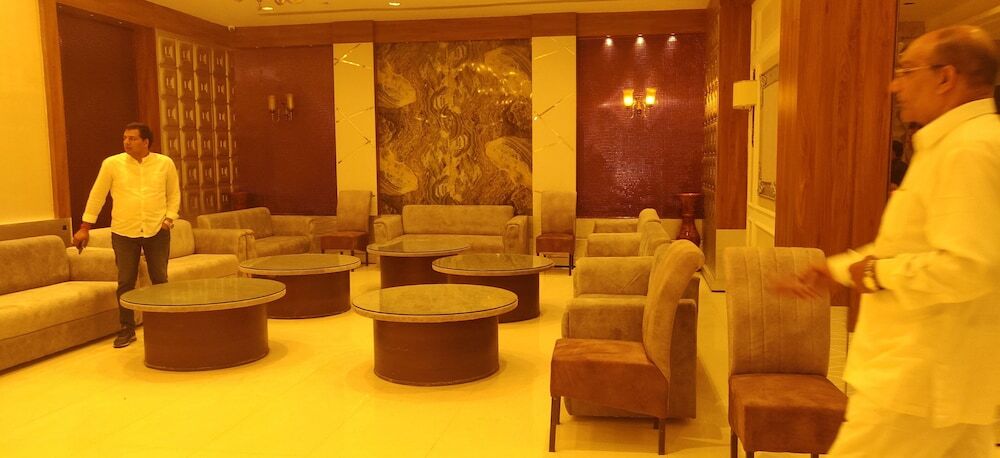 Гуруграм: Hotel Sakura by Maps, GURGAON