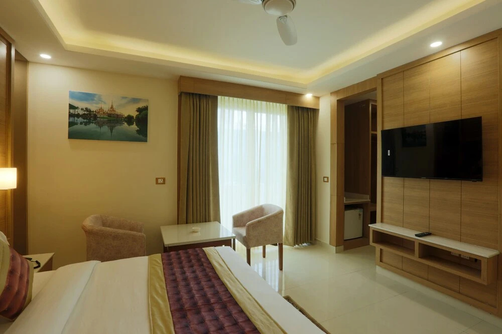 Гуруграм: Hotel Sakura by Maps, GURGAON