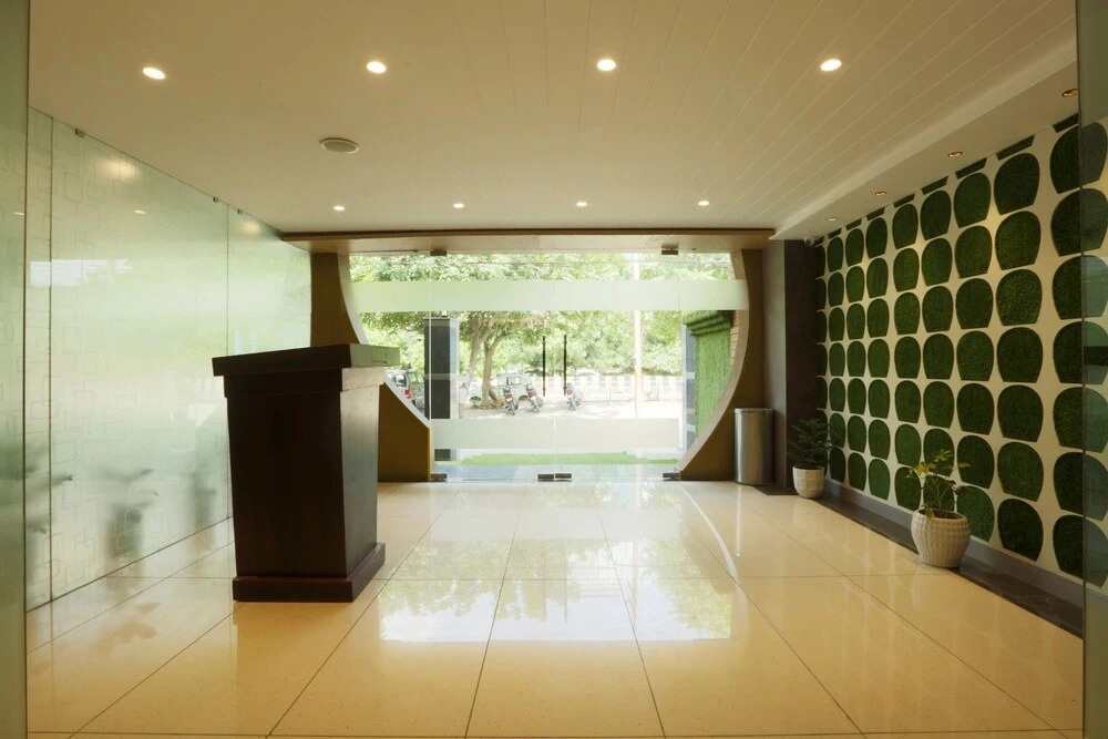 Гуруграм: Hotel Sakura by Maps, GURGAON