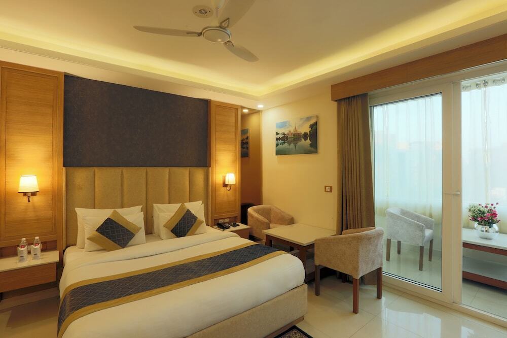 Гуруграм: Hotel Sakura by Maps, GURGAON