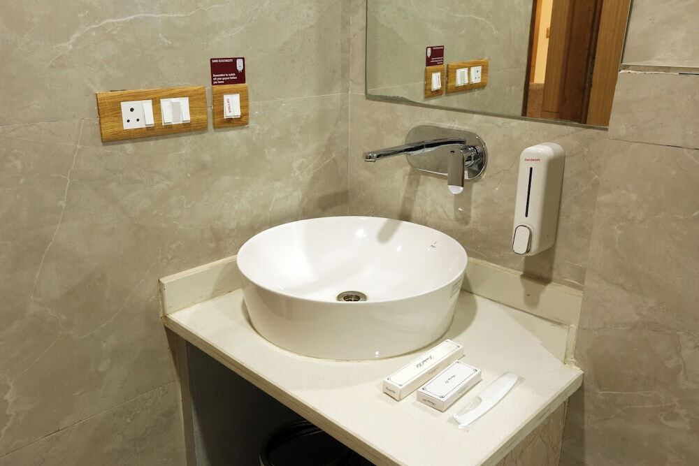 Гуруграм: Hotel Sakura by Maps, GURGAON