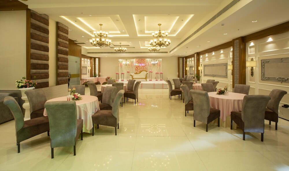 Гуруграм: Hotel Sakura by Maps, GURGAON