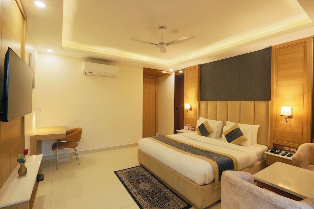 Гуруграм: Hotel Sakura by Maps, GURGAON