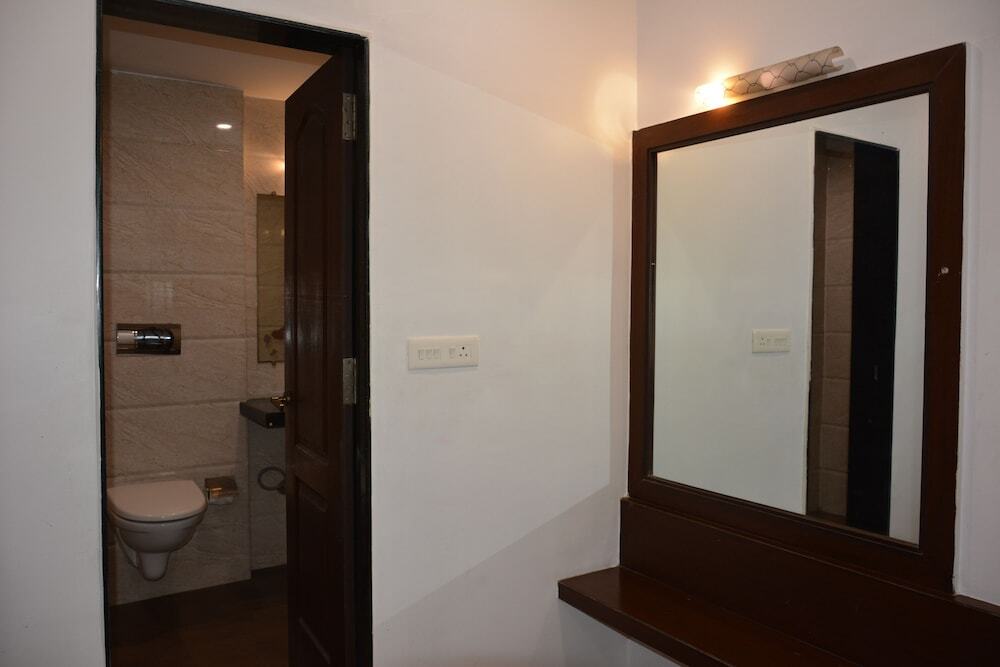 Райпур: The Grand Neelam Hotel
