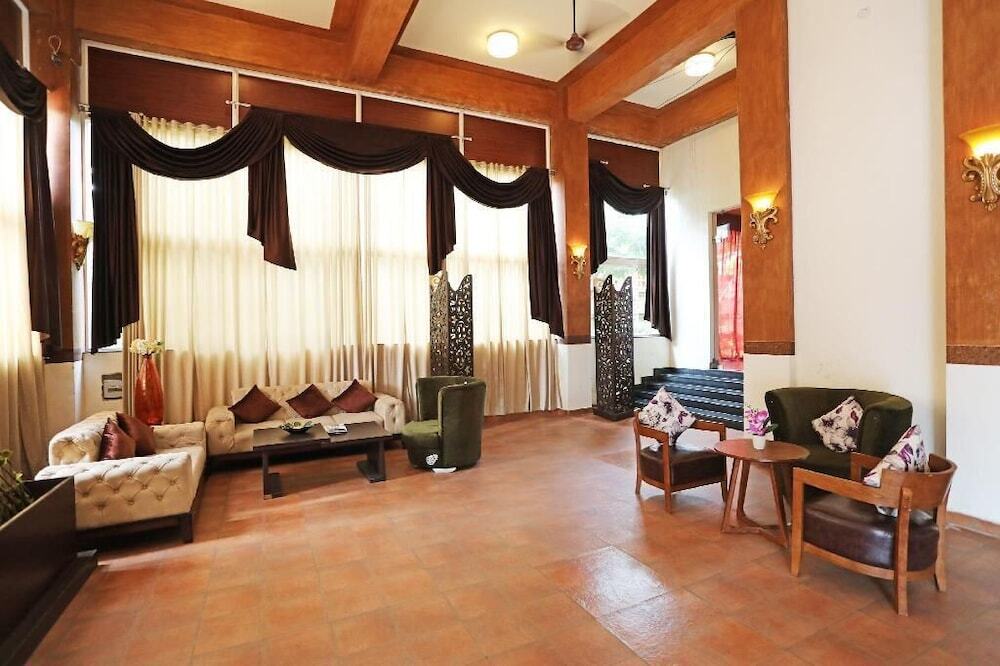 Райпур: The Grand Neelam Hotel