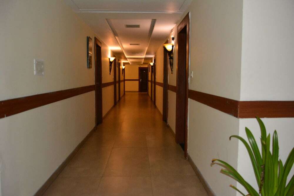 Райпур: The Grand Neelam Hotel