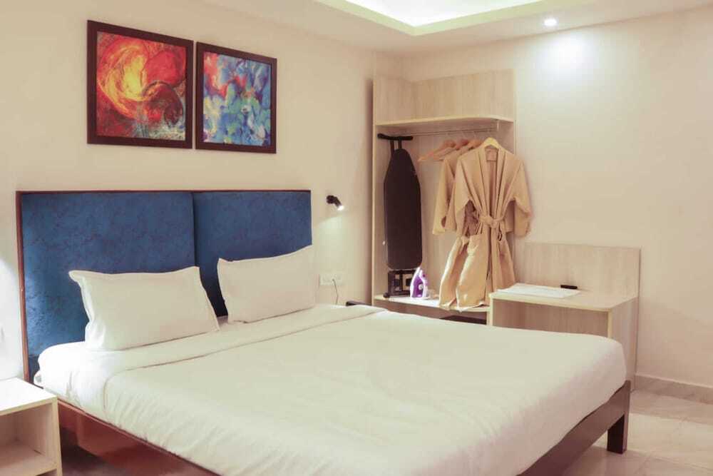 Арамбол: Sandbanks Beach Resort