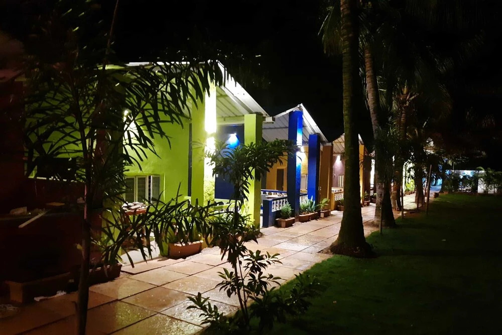 Арамбол: Sandbanks Beach Resort