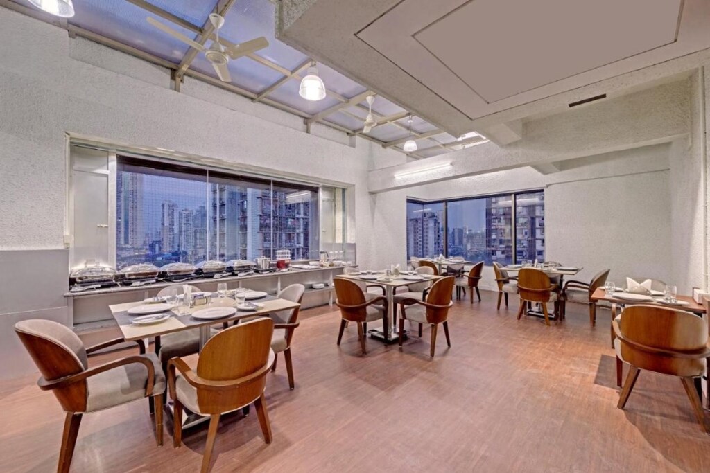 Мумбаи: Adiva Residency Beacon, Grant Road, Mumbai