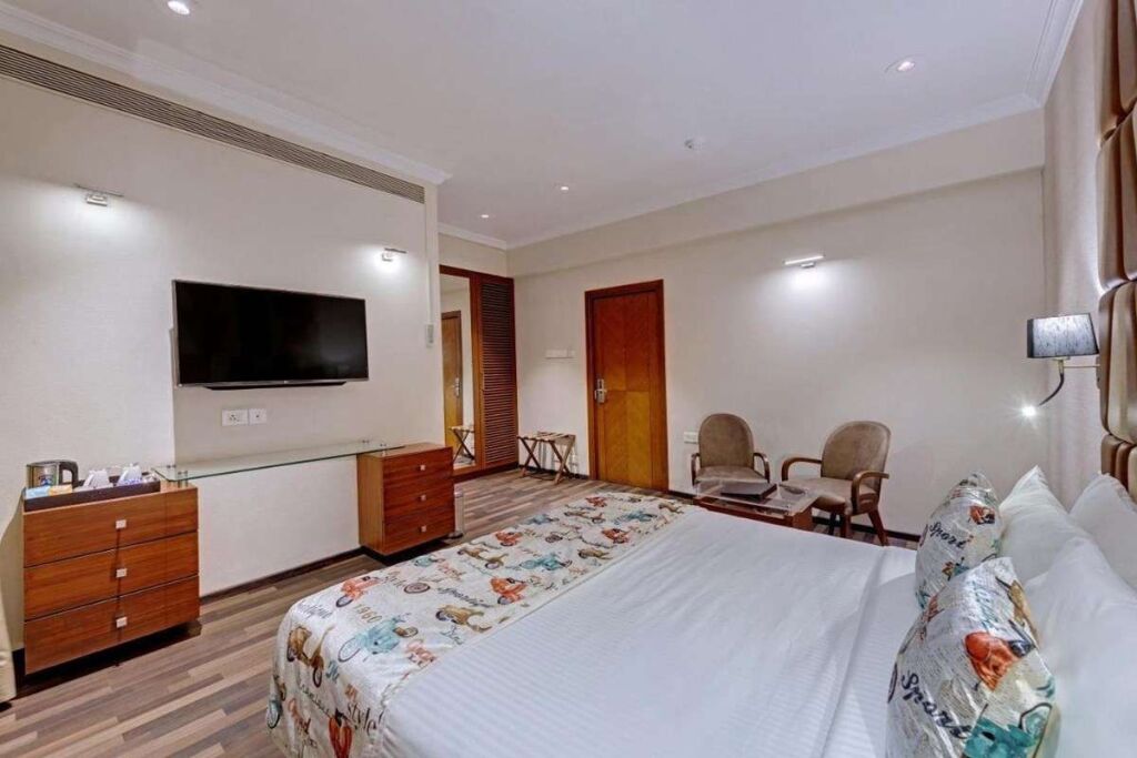 Мумбаи: Adiva Residency Beacon, Grant Road, Mumbai
