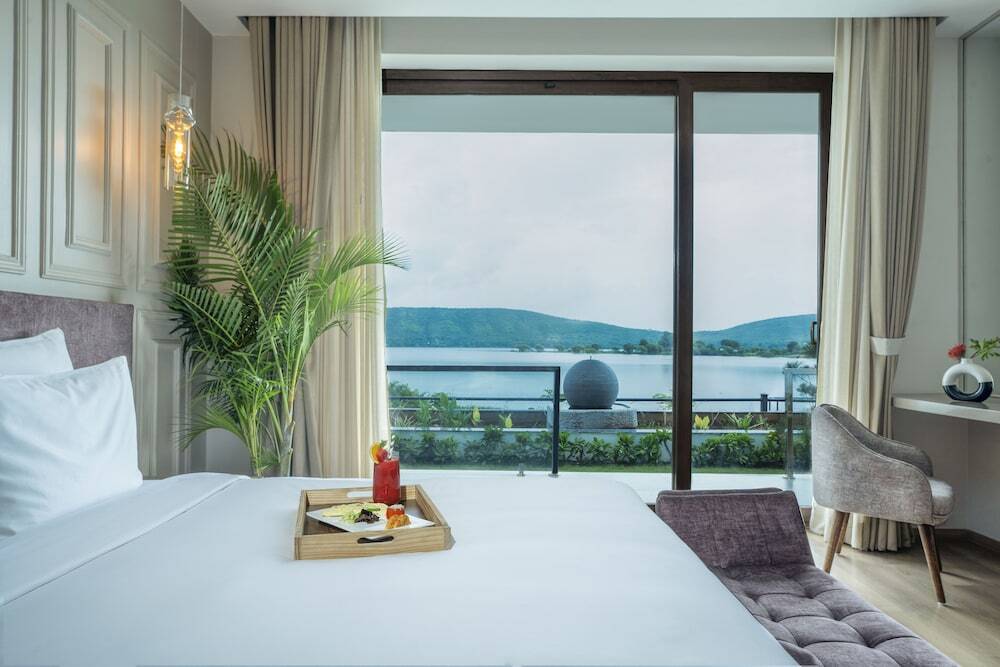 Удаипур: Zana Lake Resort Udaipur