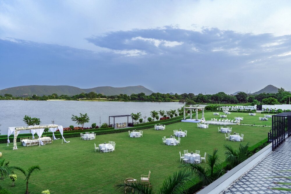 Удаипур: Zana Lake Resort Udaipur