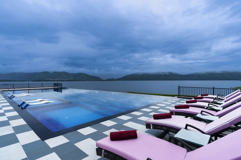 Удаипур: Zana Lake Resort Udaipur