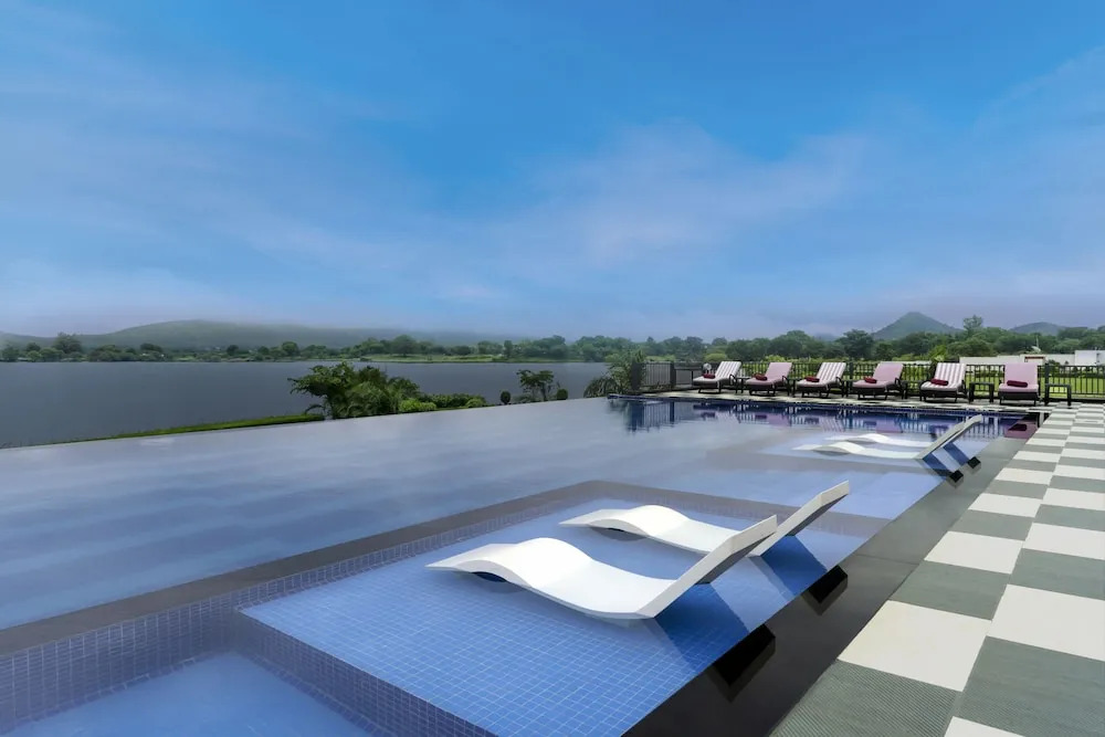 Удаипур: Zana Lake Resort Udaipur