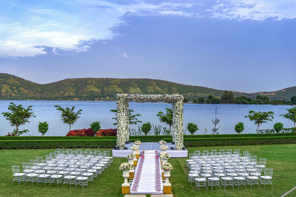 Удаипур: Zana Lake Resort Udaipur
