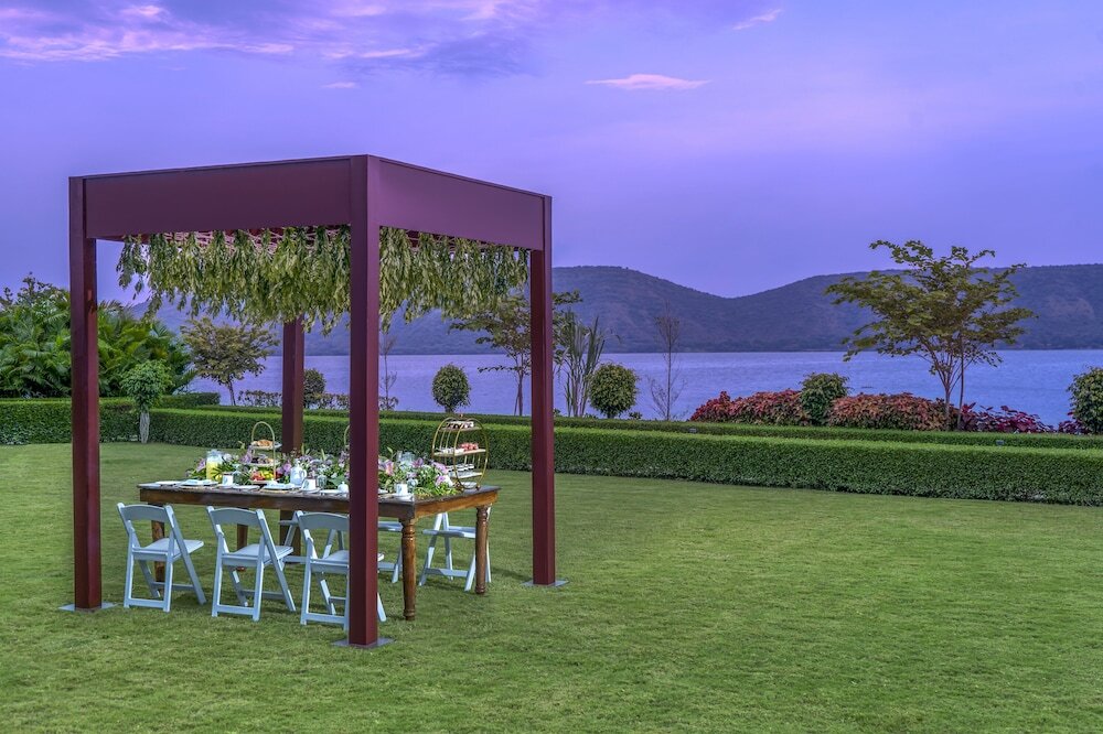 Удаипур: Zana Lake Resort Udaipur