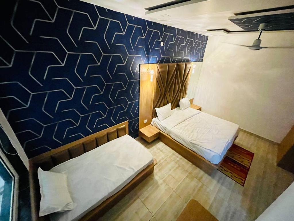 Матхура: Hotel B P Emerald