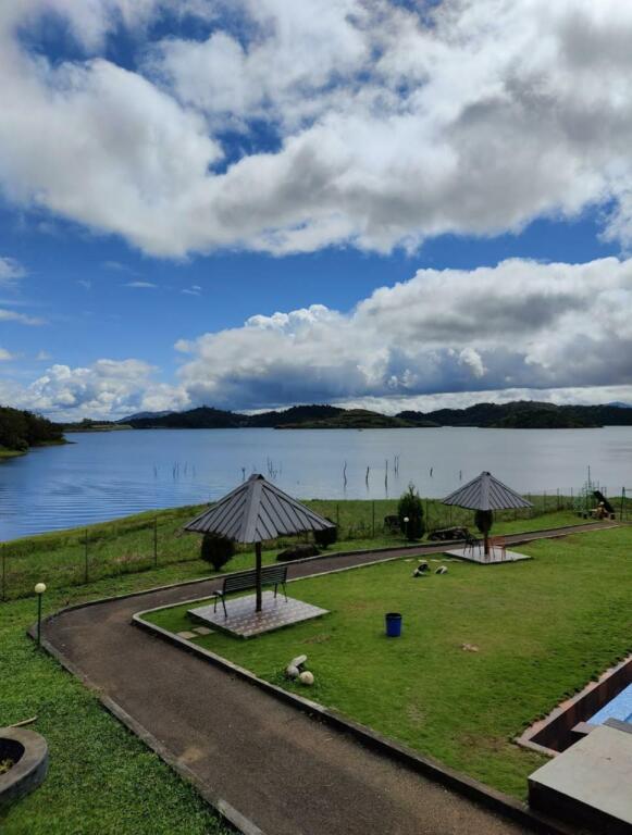Велламундра: Misty Dam Resort