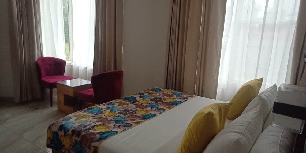 Ревалсар: Abhilashi Inn