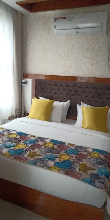 Ревалсар: Abhilashi Inn