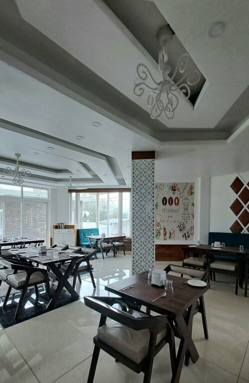 Ревалсар: Abhilashi Inn