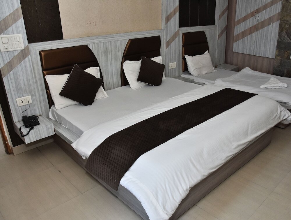 Катра: Hotel Neelkanth Mahadev Hotel & Resorts