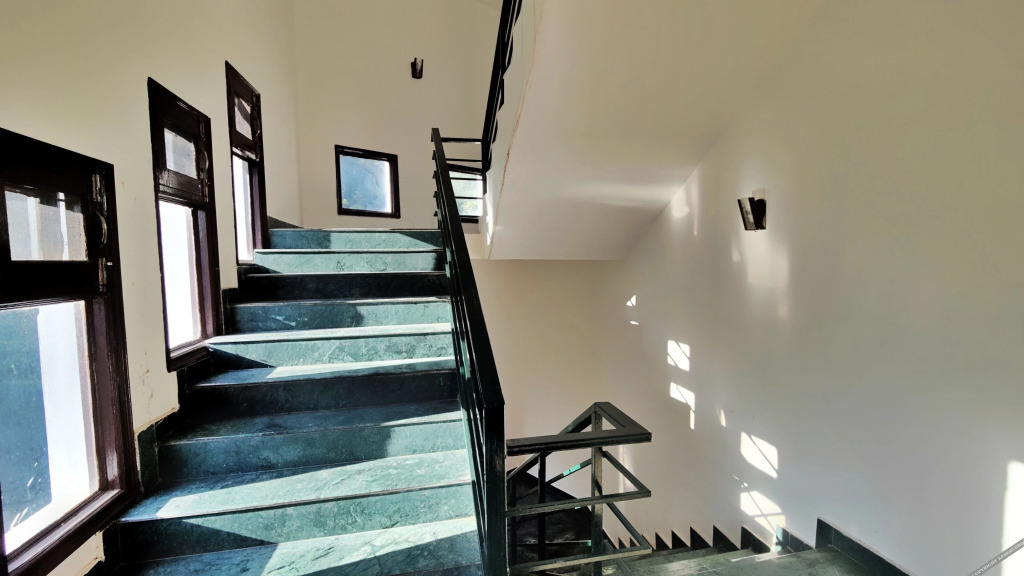 Казаули: Hotel Neelgiri