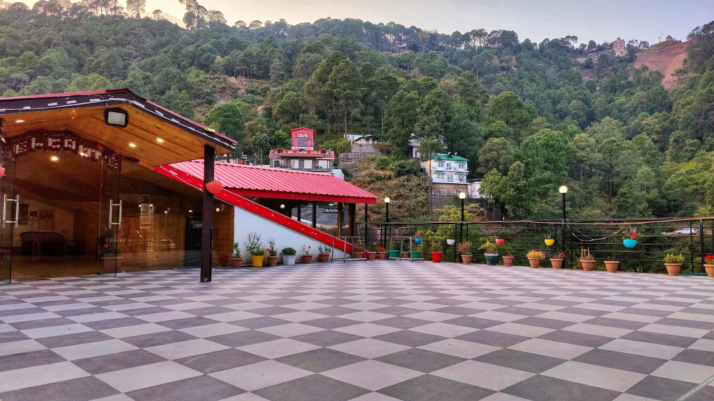 Казаули: Hotel Neelgiri