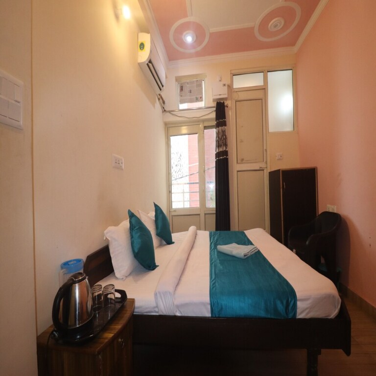 Ришикеш: Triple one Hostels and Hotels