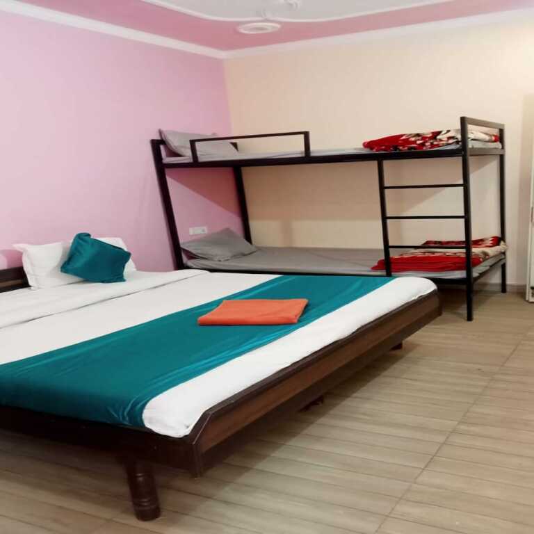 Ришикеш: Triple one Hostels and Hotels