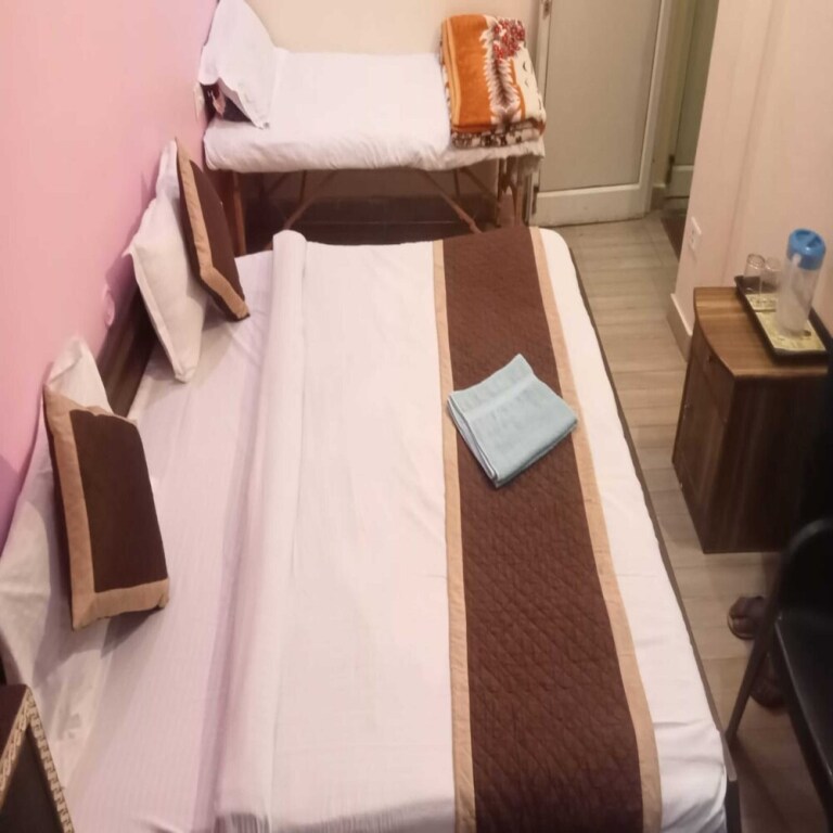Ришикеш: Triple one Hostels and Hotels