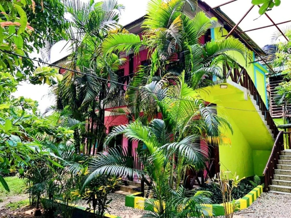 Уттар Митиали: Goroomgo Green Gold Resort Lataguri
